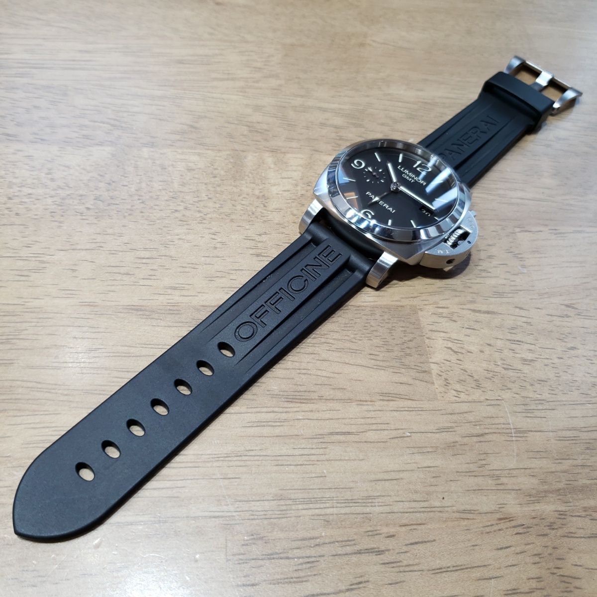 パネライ PANERAI PAM00320 S番(2016年製造) ブラック メンズ 腕時計